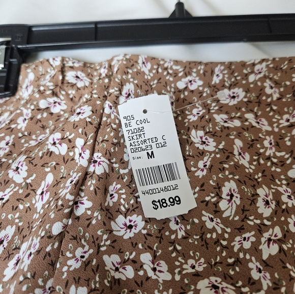 Selling as a set! BRAND NEW W/TAGS long skirt and black long sleeve comfy top - Picture 9 of 9